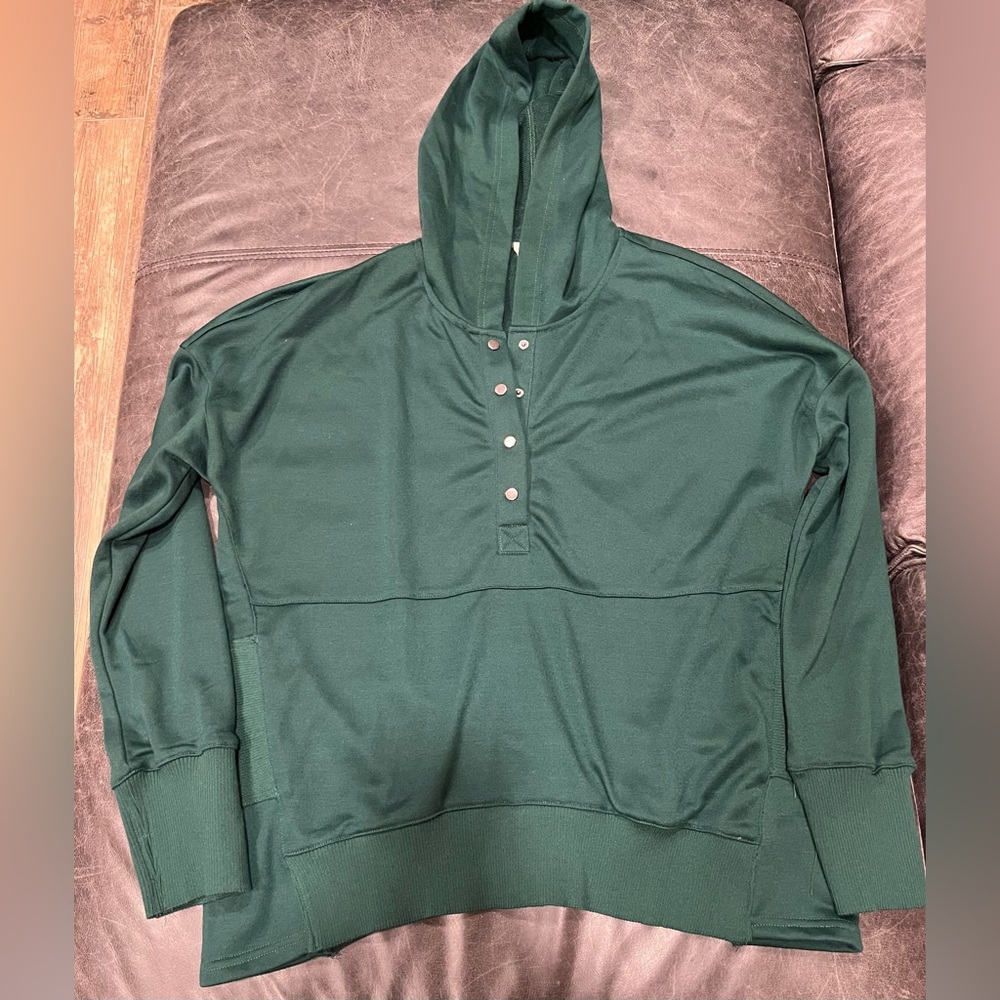 BiBi Green Top with Hood